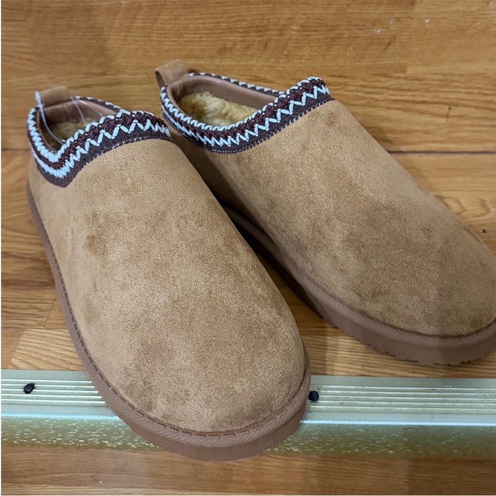 NWT American Exchange Brown Slip-On Slippers size 8